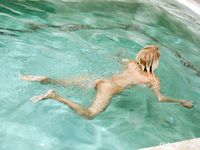 Missy Luv - Masti ved poolen