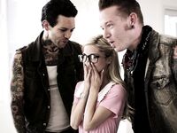 Piper Perri - Dudes spille bas
