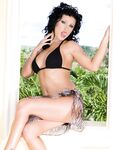 Nikki Rider i en sexet bikini
