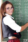 Alexis Brill sidder i lærerens pik