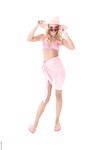 Vanda Formand Lyst i en linned pink kjole