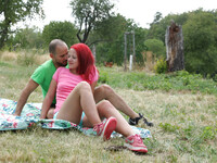 Tiffany Love have sex udendørs