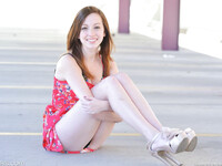 Victoria Formand Voss petit teen chick