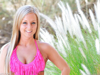 Melissa May leger med sin fisse