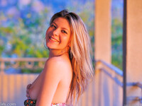 Callie Lavalley viser sin krop