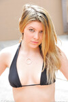 Callie Lavalley viser sin krop