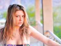 Callie Lavalley viser sin krop