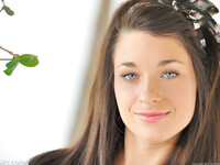 Lacy Channing viser hendes krop