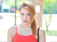 Daisy Dalton viser hende alt