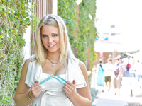 Lacey Johnson viser sig