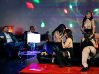 Gruppe sex i swinger bar