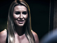 Paige Owens kneppede forsigtigt