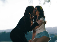 Jessica Ryan og Chloe Surreal er dybt nedsænkede i deres xxx ønsker
