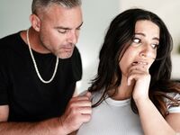 Fede nederste brun Sarah Arabisk får hårdt fuck i stuen
