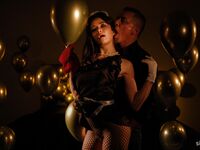 Stuepigen med brystet bombe, Scarlett Alexis, efter blowjob, dybt fucked