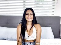 Langhåret latinsk skønhed Serena Santos får den hårde fuck i pov