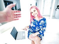 Pink- håret moden pige Aaliyah Kærlighed får den kølige dosis i en pov
