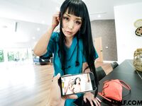 Marica Hase, smuk japansk sygeplejerske i sengen får hård sex