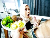 Jazmine Cruz rige arabiske mor får sin barberet fisse fra hårdt fucking