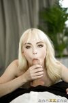 Lilly klokke forfører kameraet med sin unge krop, før hun knepper sin hårde keiran lee