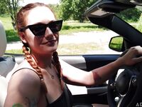 Siri dahl sutter pik og idioter i forskellige positioner