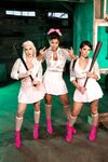 Bridgette B og Gina Valentina og Skylar Vox slikke deres læber
