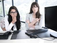 Alison Rey og Gina Valentina på arbejde