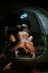 Alexis Fawx og Cecilia Lion dyrker sex i teltet
