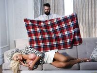 Nicolette Shea er sin mand utro