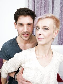 Belinda Formand Bee... Ældre hustru