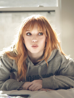 Madi Collins elsker de store bh 'er