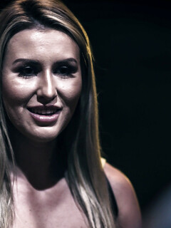 Paige Owens kneppede forsigtigt