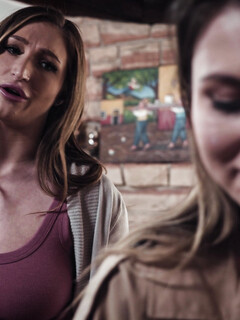 Paige Owens og Skylar Snow lesbiske scene