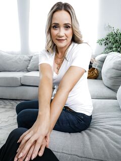 Rachel Ramseys eyesore dame får hård sex i Lingerie