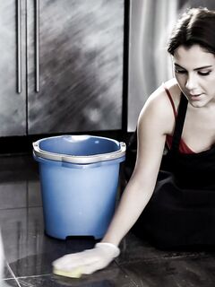 Valentina Nappi får en stor bryst brun fisse fra hendes skæggede elsker