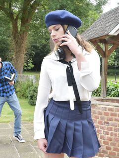 Alice Fabre - Schoolgirl får en kæmpe pik