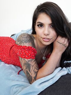 Gina Valentina pov elskov