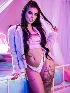 Gina Valentina den búja elsker