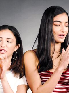 Licking Jane Wilde og Emily Willis