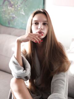Elin - MetArt
